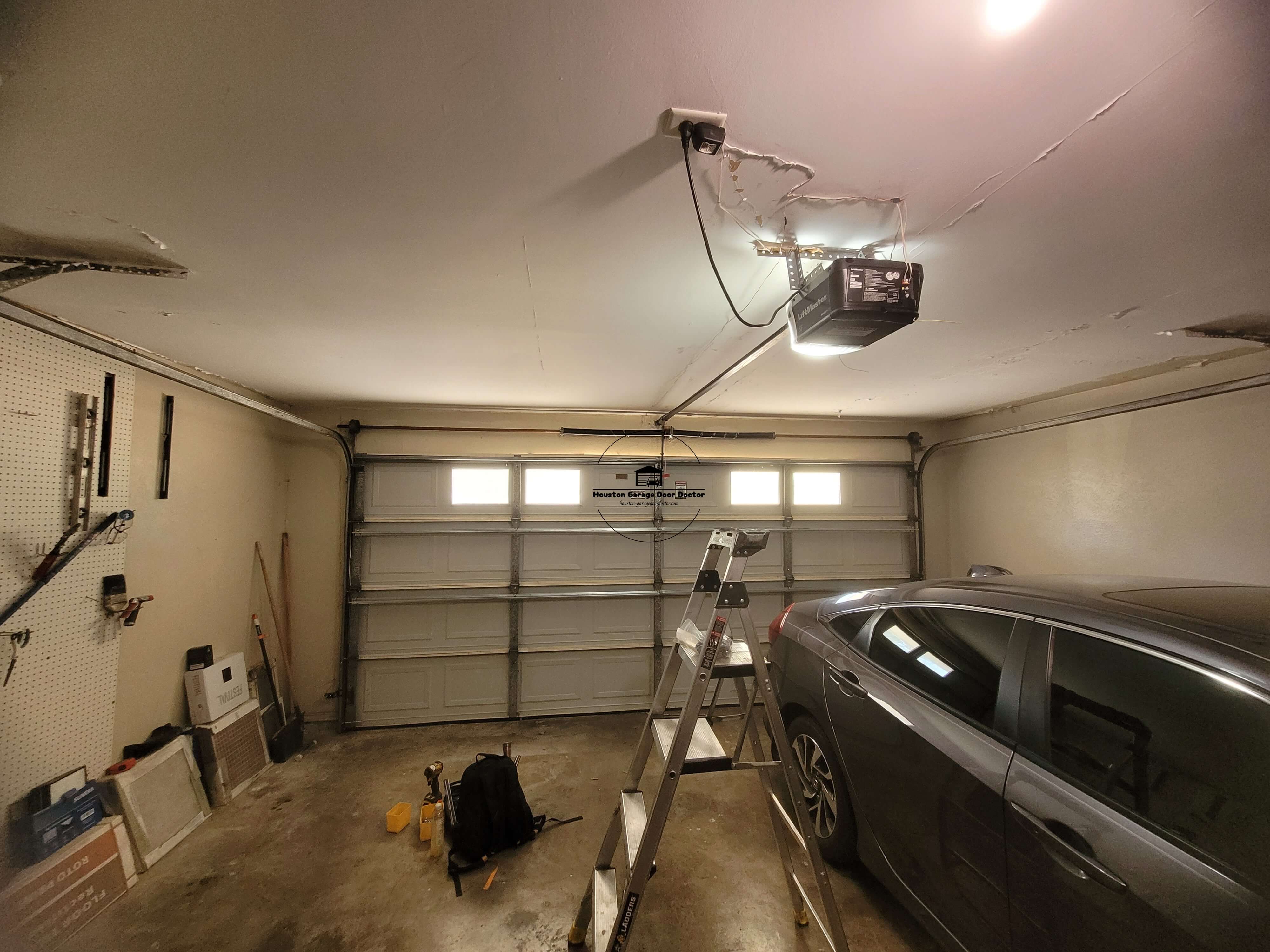 houston-garagedoordoctor.com_liftmaster_garage_door_opener_repair